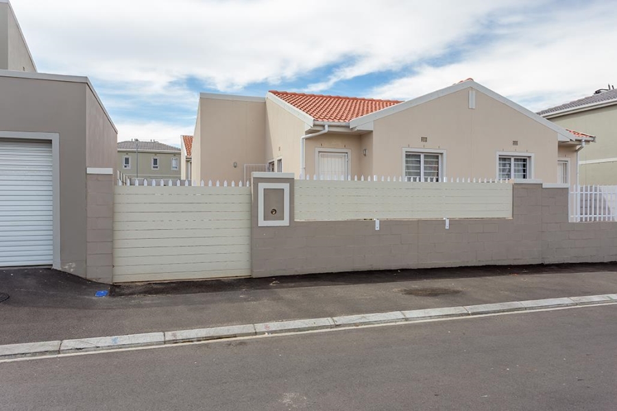 2 Bedroom Property for Sale in Parklands Western Cape